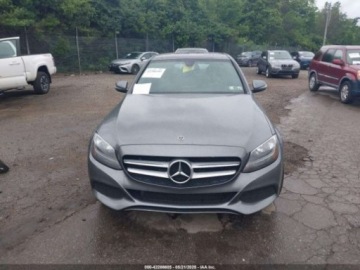 Mercedes Klasa C W205 2018 Mercedes-Benz Klasa C 300 4Matic 2018 2.0l 2.0 Benzyna 241KM, zdjęcie 7