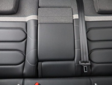 Citroen C4 III SUV 1.2 PureTech 130KM 2022 Citroen C4 1.2 PureTech, Salon Polska, zdjęcie 9