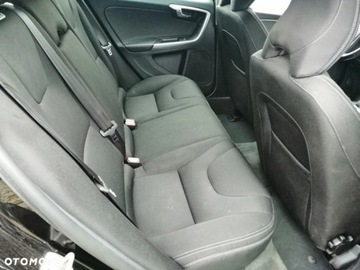 Volvo V60 I Kombi Facelifting 2.0 T3 DRIVE-E 152KM 2016 Volvo V60 I 2.0 T3 2,0, bezwypadkowy, zdjęcie 20