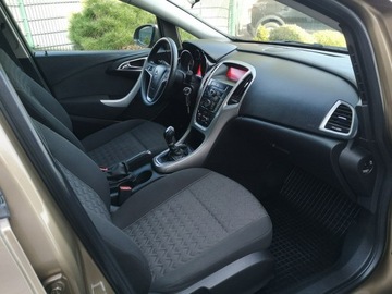 Opel Astra J Hatchback 5d Facelifting 1.6 Twinport ECOTEC 115KM 2013 Opel Astra 1,6 16v 116KM Klima LIFT Isofix Ledy, zdjęcie 18