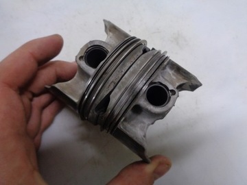 HONDA CBR 929 SC44 Tłoki Pierścienie