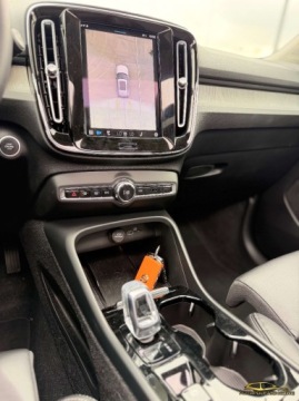 Volvo XC40 Crossover Facelifting 2.0 B5 250KM 2022 Volvo XC 40 2.0 250KM bardzo zadbane,nowe auto 2.0 Benzyna 250KM, zdjęcie 21