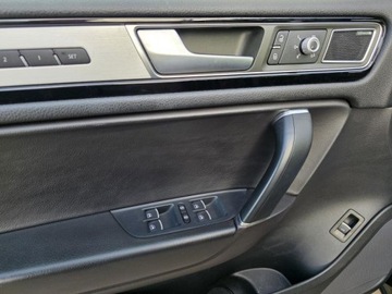 Volkswagen Touareg II 2015 VW TOUAREG V6 3.0l TDI 240KM Przebieg: 119,065km Po serwisie Kamery 360, zdjęcie 6