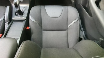Volvo V40 II Hatchback 2.0 D2 DRIVE-E 120KM 2015 Volvo V40 2.0 D2 120KM # Momentum # Navi #, zdjęcie 17