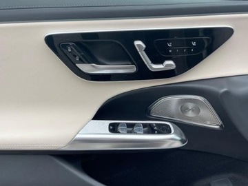 Mercedes Klasa E W214 Sedan 2.0 200 204KM 2025 E Klasa 200 4-Matic AMG 2.0 (204KM) 2025, zdjęcie 8