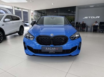 BMW Seria 1 F40 Hatchback M 2.0 M135i 306KM 2022 BMW Seria 1 M135i xDrive Pakiet M Performance Panorama Ambiente FV23, zdjęcie 36