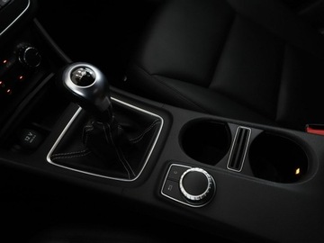 Mercedes CLA C117 Coupe 1.6 200 156KM 2014 Mercedes CLA 200 skóra navi klima full LED kamera, zdjęcie 27