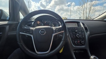 Opel Astra J Sports Tourer Facelifting 1.4 Turbo ECOTEC 140KM 2015 Opel Astra Duża Navi Podgrzewana Kierownica, zdjęcie 8