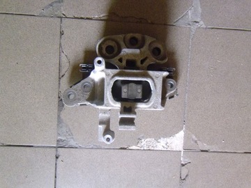 PODUSZKA SKRZYNI BIEGÓW OPEL ASTRA K 1,4T 39004955