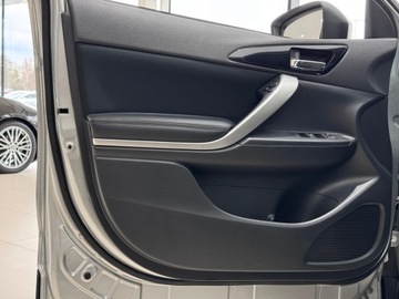 Mitsubishi Eclipse Cross SUV PHEV 2.4 188KM 2021 Mitsubishi Eclipse Cross Intense 4WD, Kamera cofan, zdjęcie 10