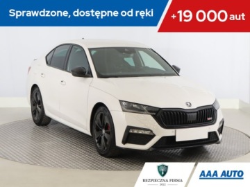 Skoda Octavia IV RS Liftback 2.0 TSI 245KM 2022 Skoda Octavia RS 2.0 TSI, Salon Polska