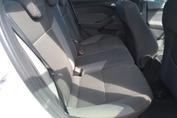 Ford Focus III Hatchback 5d 1.6 Duratec 105KM 2013 Ford Focus, zarejestrowany, zdjęcie 9