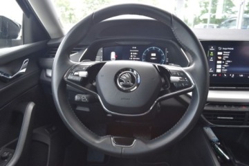 Skoda Octavia IV Kombi 2.0 TDI 150KM 2023 Skoda Octavia 2.0TDI 150KM STYLE DSG LED El.klapa Kessy Columbus Pakiety, zdjęcie 11