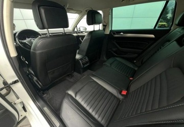 Volkswagen Passat B8 Variant 2.0 TDI SCR 240KM 2018 Volkswagen Passat R-LINE DSG Kamera 4x4 240KM Faktura Vat 23 2.0, zdjęcie 34