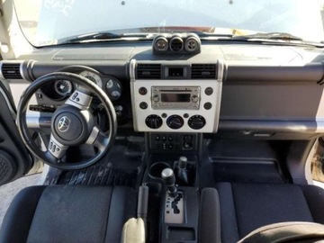 Toyota FJ Cruiser 2014 Toyota FJ 2014 TOYOTA FJ CRUISER silnik 4.0 L ..., zdjęcie 7