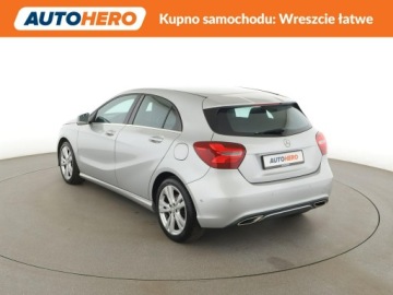 Mercedes Klasa A W176 Hatchback 5d Facelifting 180 122KM 2016 Mercedes A 180 automat półskóra full LED navi, zdjęcie 3