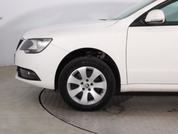 Skoda Superb II Sedan Facelifting 1.4 TSI 125KM 2014 Skoda Superb 1.4 TSI, Salon Polska, Xenon, Klima, zdjęcie 13