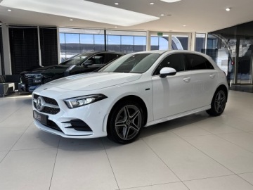 Mercedes Klasa A W177/V177 Hatchback Plug-In 1.3 250e 218KM 2020 Mercedes-Benz A 250 e AMG Line / Plug In / Fotele