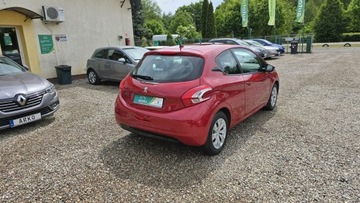 Peugeot 208 I Hatchback 3d 1.2 VTI 82KM 2014 Peugeot 208 navi, PDC, zdjęcie 3