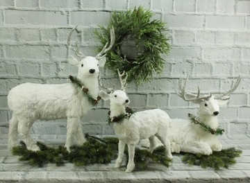 Вифлеемская звезда в белом горшке диаметром 26 см.