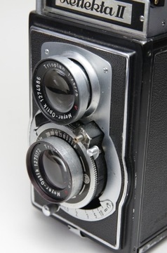 Reflekta II - зеркальная камера среднего формата с объективом Trioplan 75 мм/3,5.
