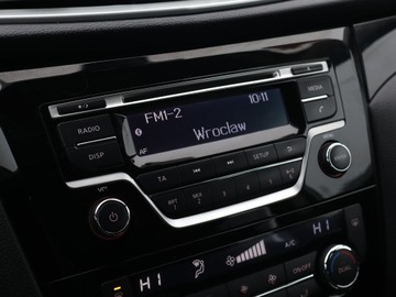 Nissan Qashqai II Crossover 1.2 DIG-T 115KM 2016 Nissan Qashqai 1.2 DIG-T, Salon Polska, zdjęcie 11