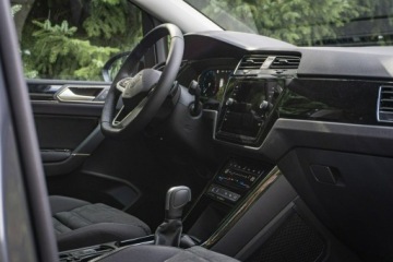 Volkswagen Touran III 1.5 TSI EVO 150KM 2024 Volkswagen Touran Highline 1.5 TSI EVO 150 KM DSG, zdjęcie 19