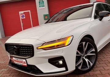 Volvo V60 II  Kombi 2.0 D4 190KM 2019 Volvo V60 R_DESIGN 2.0D4 AWD 190ps AutoMat8Biegow HiBeamLED SerwisASO VAT23, zdjęcie 2