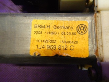 BORA SEDAN MOTOREK OKNO PRAVÝ ZADNÍ 1J4959812C