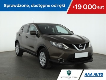 Nissan Qashqai II Crossover 1.6 dCi 130KM 2016 Nissan Qashqai 1.6 dCi, Salon Polska, 4X4, Navi