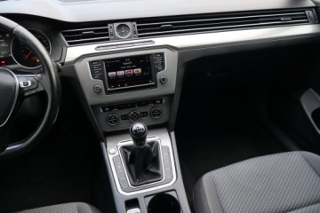 Volkswagen Passat B8 Variant 1.6 TDI 120KM 2015 VW Passat 1.6 TDI, Salon Polska, Navi, Klima, zdjęcie 7