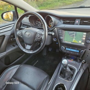 Toyota Avensis III Wagon Facelifting 2015 2.0 D-4D 143KM 2016 Toyota Avensis Kamera CofaniaNawigacjaAluminiowe FelgiSkorzana TapicerkaGw, zdjęcie 32