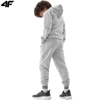 ДЕТСКИЕ СПОРТИВНЫЕ БРЮКИ 4F ДЛЯ МАЛЬЧИКОВ НА КАЖДЫЙ ДЕНЬ