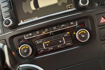 Volkswagen Multivan T6 2013 VOLKSWAGEN MULTIVAN T5 Edition 25 Camper materac Bagażnik na 4 rowery, zdjęcie 32