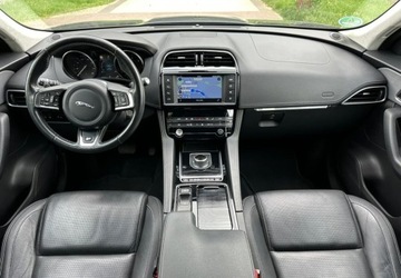 Jaguar F-Pace 2017 Jaguar F-Pace Jaguar F-Pace D200 AWD R-Dynamic HSE 90th Anniversary Edition, zdjęcie 6