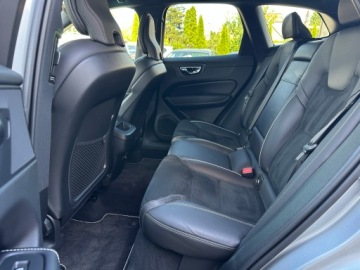 Volvo XC60 II Crossover D4 190KM 2019 R E Z E R W A C J A, zdjęcie 24