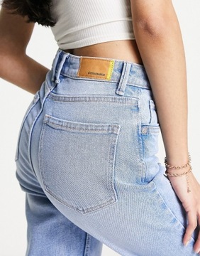 Stradivarius Niebieskie dopasowane mom jeans ze stretchem i rozdarciami 34