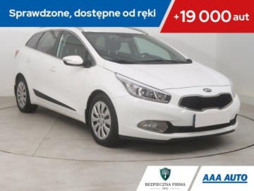 Kia Ceed II Kombi 1.6 CRDi 128KM 2014 Kia Ceed 1.6 CRDi, Salon Polska, Navi, Klima
