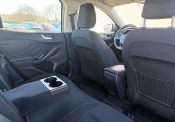 Ford Focus IV Hatchback Facelifting 1.0 EcoBoost 125KM 2022 Ford Focus 1.0 EcoBoost 125KM MT6 Titanium Salon PL ASO I-wszy wlasciciel, zdjęcie 27