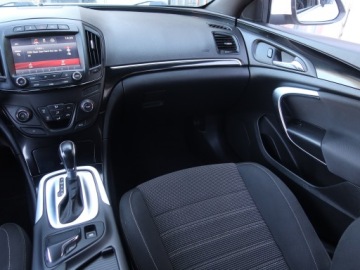 Opel Insignia I Sports Tourer Facelifting 2.0 CDTI BiTurbo ECOTEC 195KM 2015 Opel Insignia 2.0 BiTurbo CDTI, 191 KM, Automat, zdjęcie 7