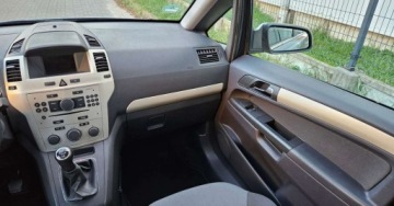 Opel Zafira B 1.8 ECOTEC 140KM 2009 Opel Zafira 1.8 140ps. Benzyna 7-0sob 1.8 Benzyna 140KM, zdjęcie 23