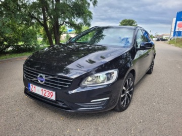 Volvo V60 I Kombi Facelifting 2.0 D3 DRIVE-E 150KM 2018 Volvo V60 2.0D Mega Opcja Automat Bezwypadkowy 2.0 Diesel 150KM