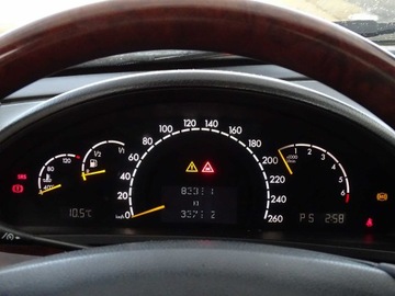 MERCEDES S TŘÍDA W220 PŘÍSTROJOVÁ DESKA BUDÍK BUDÍKY BENZÍN A2205400911