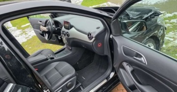 Mercedes Klasa B W246 Sports Tourer 200 BlueEFFICIENCY 156KM 2014 MERCEDES B-200 W246 AUTOMAT 7G-DCT Edition 1.6 USZKODZONY! FAKTURA MARŻA!, zdjęcie 37