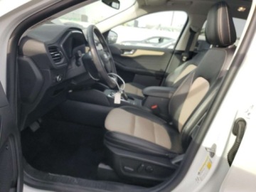 Ford Kuga III 2022 Ford Kuga 2022, 2.5L, TITANIUM, HYBRID, od ubezpieczalni 2.5 Benzyna 221KM, zdjęcie 7