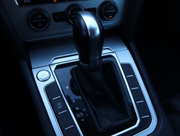 Volkswagen Passat B8 Variant 2.0 TDI 150KM 2015 VW Passat 2.0 TDI, Automat, Klima, Klimatronic, zdjęcie 15