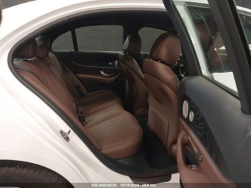 Mercedes Klasa E W213 2021 Mercedes-Benz Klasa E 2021 MERCEDES-BENZ E 350 4MATIC 2.0 Benzyna 255KM, zdjęcie 8