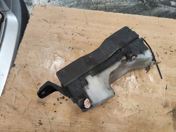 TOYOTA AVENSIS T25 SKŘÍŇKA POJISTEK