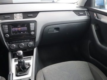 Skoda Octavia III Kombi 1.6 TDI CR DPF 110KM 2014 Skoda Octavia 1.6 TDI, Navi, Klima, Klimatronic, zdjęcie 7