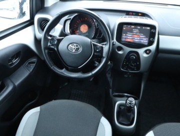 Toyota Aygo II Hatchback 5d 1.0 VVT-i 69KM 2016 Toyota Aygo 1.0 VVT-i, Salon Polska, Klima, zdjęcie 6